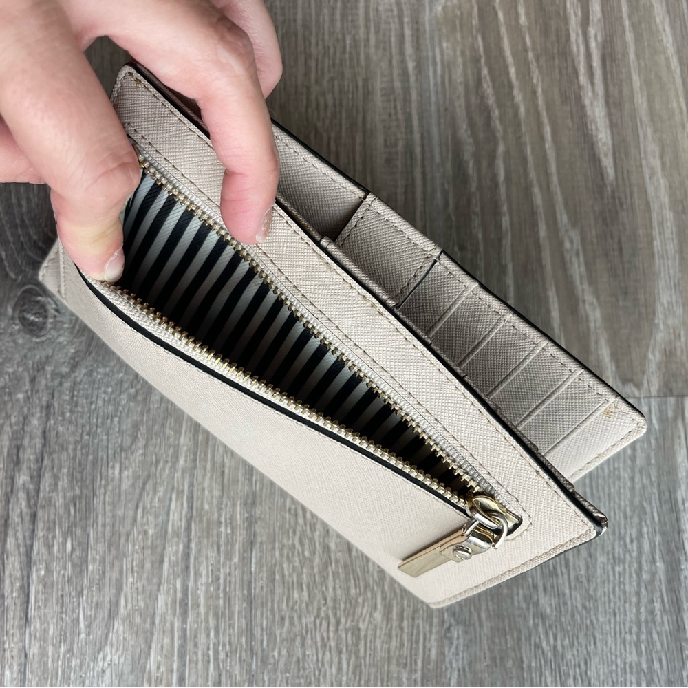 Kate Spade Wallet - Picture 4 of 5